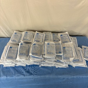 lot 149 image: WOW MSRP $600  Lot of 100Packages (2 per package) NEW Medline MDT2168202 Sterile Deluxe O.R. Towels - Blue - prewashed and delinted, and are made of highly absorbent 100% cotton