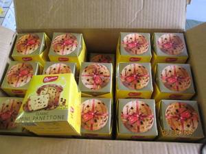 box of classic mini panettone in date Best by 06302024