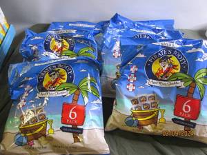 6 bags of 61oz bags of prates booty aged white chedder popcorn past best buy date