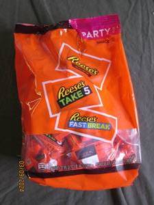 party pack of reeses 2lb 6 oz past best buy date