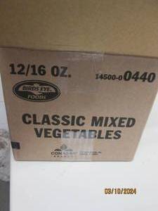 case of 12 bags of birds eye classic mixed vegetabes frozen
