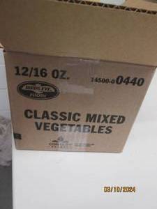 case of 12 bags of birds eye classic mixed vegetabes frozen