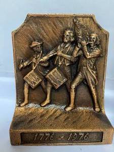 lot 138 image: Pair of Vintage Baker Manufacturing Company Bi-Centennial Metal Bookends