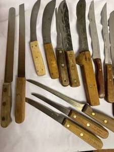 lot 162 image: Large Lot of Vintage Knives