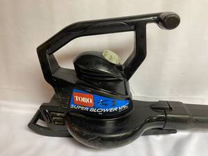 lot 158 image: Toro Electric Leaf Blower Model 51591
