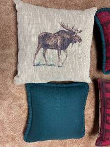lot 195 image: Four Outdoor Themed Throw Pillows
