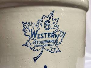 lot 204 image: Vintage Western Stoneware Co Six Gallon Pottery Crock with Handles