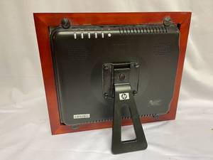 lot 209 image: HP Digital Picture Frame Model DF1200