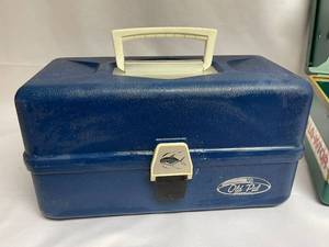 lot 211 image: Vintage Old Pal Tackle Box and Metal Fish Locator Case