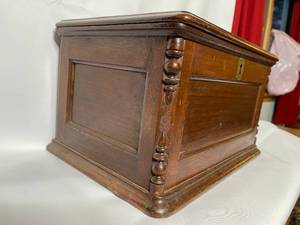 lot 232 image: Vintage Wooden Dresser Top Storage Box