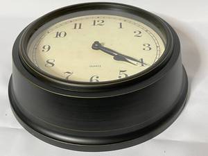 lot 245 image: Quartz Battery Operated Wall Clock