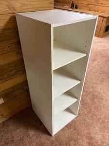 lot 286 image: White Shelving Unit with Three Adjustable Shelves