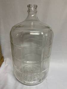 lot 287 image: Vintage Glenwood Five Gallon Glass Water Jug with Original Box