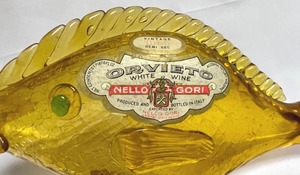 lot 288 image: Vintage Amber Colored Fish Shaped Glass Orvieto White Wine Decanter