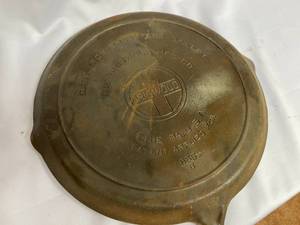 lot 297 image: Griswold Cast Iron Breakfast Skillet