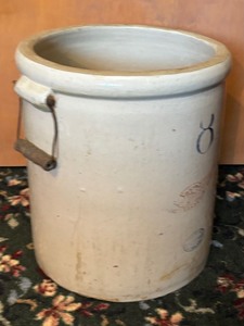 lot 27 image: Vintage Red Wing 8 Gallon Double Handled Crock