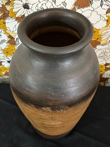 lot 47 image: Rustic Style Vase