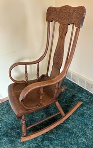 lot 54 image: Charming Vintage Rocking Chair