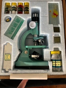 lot 66 image: Vintage Tasco Deluxe High-Quality Microscope Set