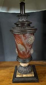 lot 71 image: Lovely Table Lamp