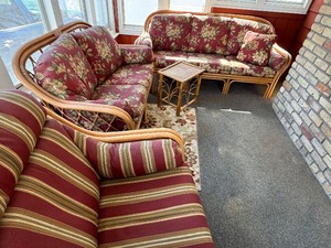 lot 15 image: Vintage Rattan Patio Set