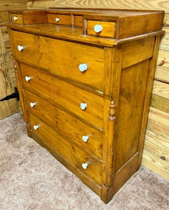 lot 199 image: Vintage Pine Eight Drawer Dresser
