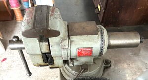 lot 256 image: Diamond Brand Multi-Purpose Bench Vise
