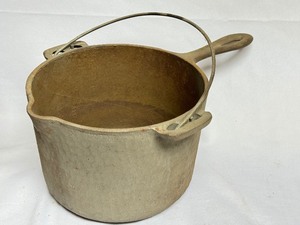 lot 318 image: Cast Iron Pots and Fireplace Shovel