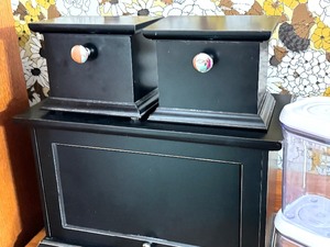 lot 216 image: Kitchen Storage Solutions
