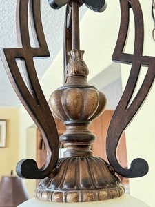 lot 61 image: Delightful Dimmable Hanging Lamp