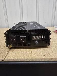lot 7 image: Giandel DC to AC Power inverter