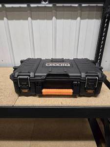 lot 10 image: Ridgid hard sided tool case - Pro Gear System 2.0