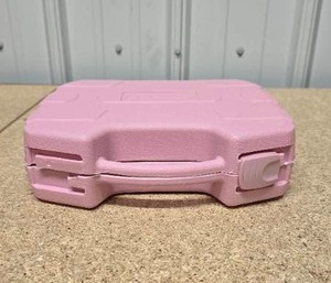 lot 17 image: Stalwart Cordless Pivoting Screwdriver Set - Pink