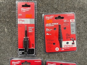 MILWAUKEE STEP DRILL BITS & RETRACTABLE STARTER BIT