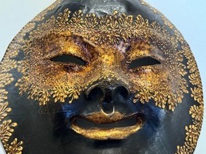 lot 70 image: Decorative Italian Artisan Crafted Wall Mask