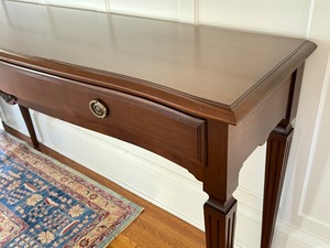lot 7 image: Vintage Console Table