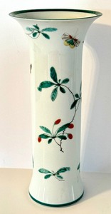 lot 46 image: Mottahedeh Decorative Vase