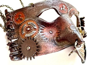 lot 16 image: Artisan Mask Figurine Necklace by Agostino Dessi