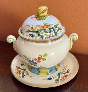 lot 34 image: Florence Soup Tureen with Under Plate