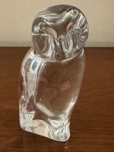 lot 99 image: Baccarat Owl Figurine