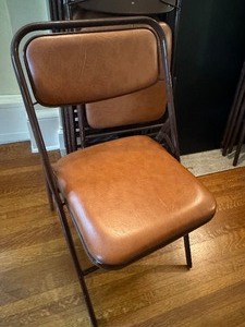 lot 126 image: Set of Four Vintage Samsonite Folding Chairs and Square Card Table