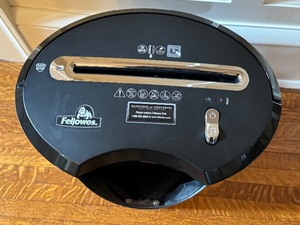 lot 131 image: Fellowes Paper Shredder