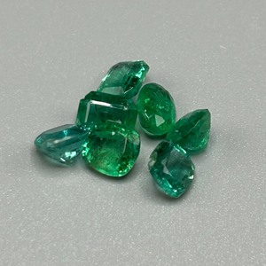 5.65 Carats of Emerald Gemstones