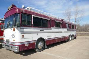 lot 2 image: 1983 Bluebird WanderLodge RV Motorhome