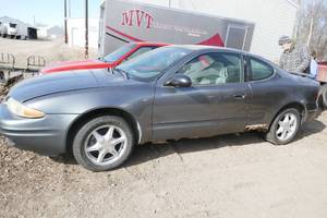 lot 8 image: 2004 Oldsmobile Alero