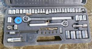 lot 29 image: Socket set