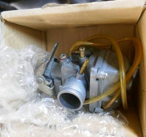 lot 33 image: Carburetor for 2004 Yamaha Rhino