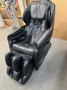 lot 1 image: Osaki TP-8500 Massage Chair - Customer Return - Tested Works - Really Nice