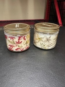 lot 30 image: 2 Candles