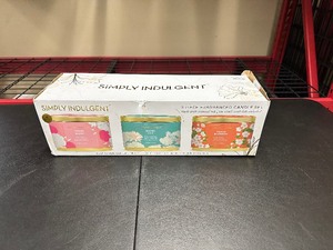 lot 32 image: Candles